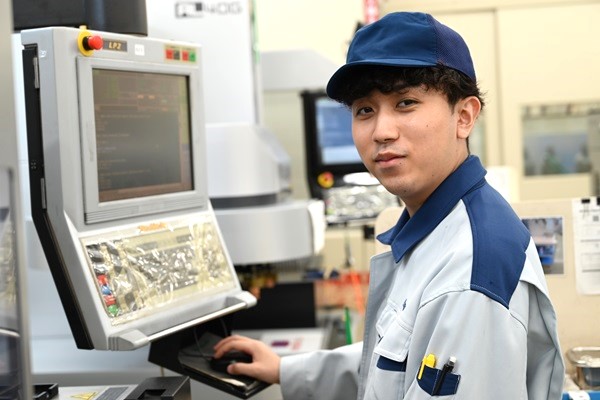 金型製造（研削・放電・ワイヤー・フライス）